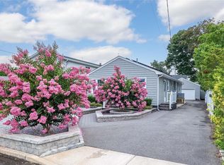 15 Annuskemunnica Rd, Babylon, NY 11702