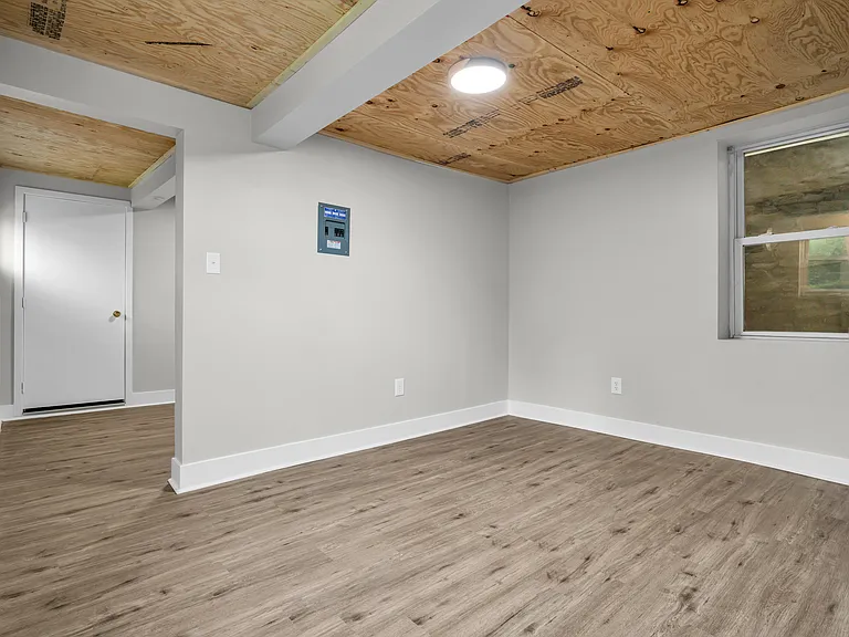141 W 10th Ave #4 — Photo 7