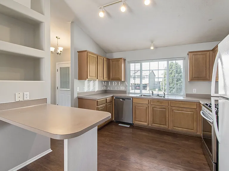 4219 N 171st Ave — Photo 3