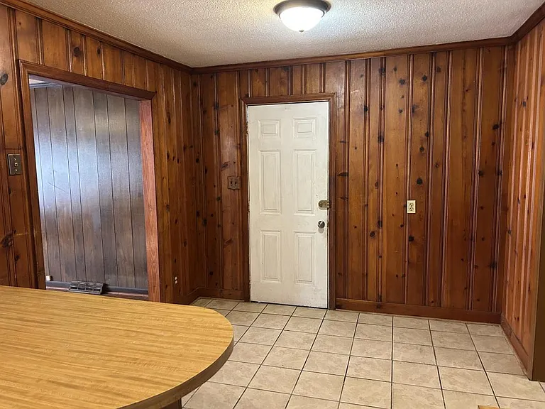 1229 Indiana Ave — Photo 5