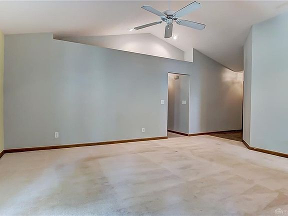 3rd image of 105 Heckman Dr