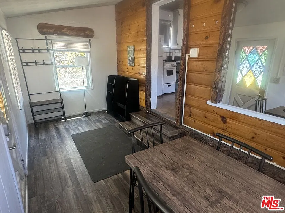 Studio, 1.0 bath, 496 sqft, $1,595 — Photo 3