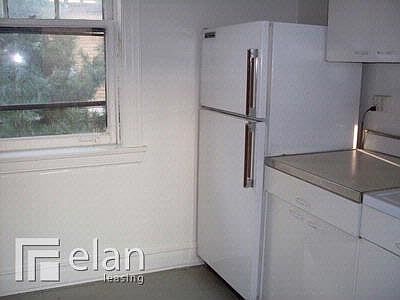 2nd image of 643 W Patterson Ave