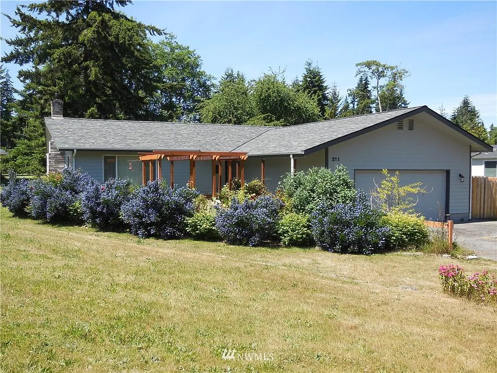 211 N Solmar Dr photo 1