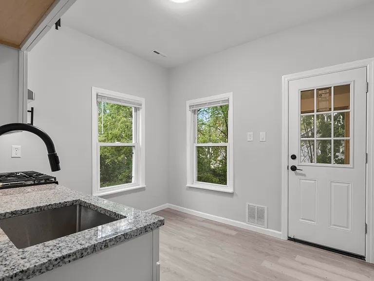 20 Waverly St #1 — Photo 2