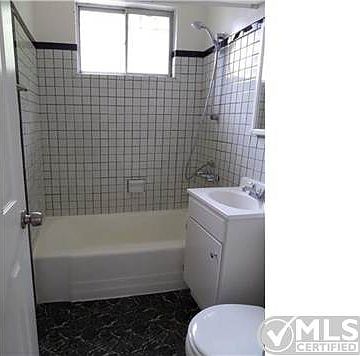4th image of 3112 Hugo St #B