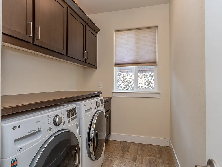 355 Ridgecrest Dr — Photo 16
