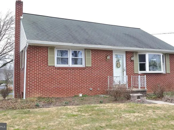 14 Frederick Ave, Denver, PA 17517