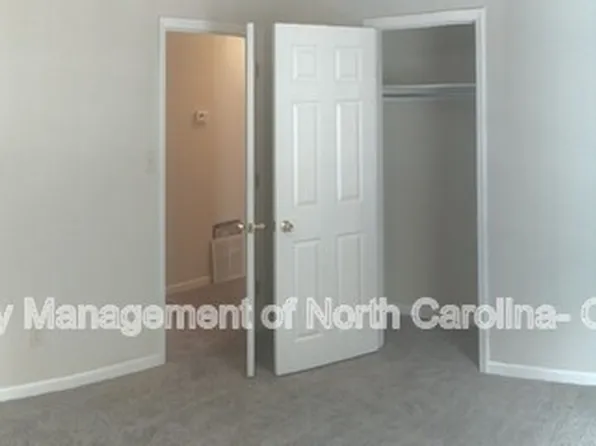 3717 Signet Dr, Winston Salem, NC 27101