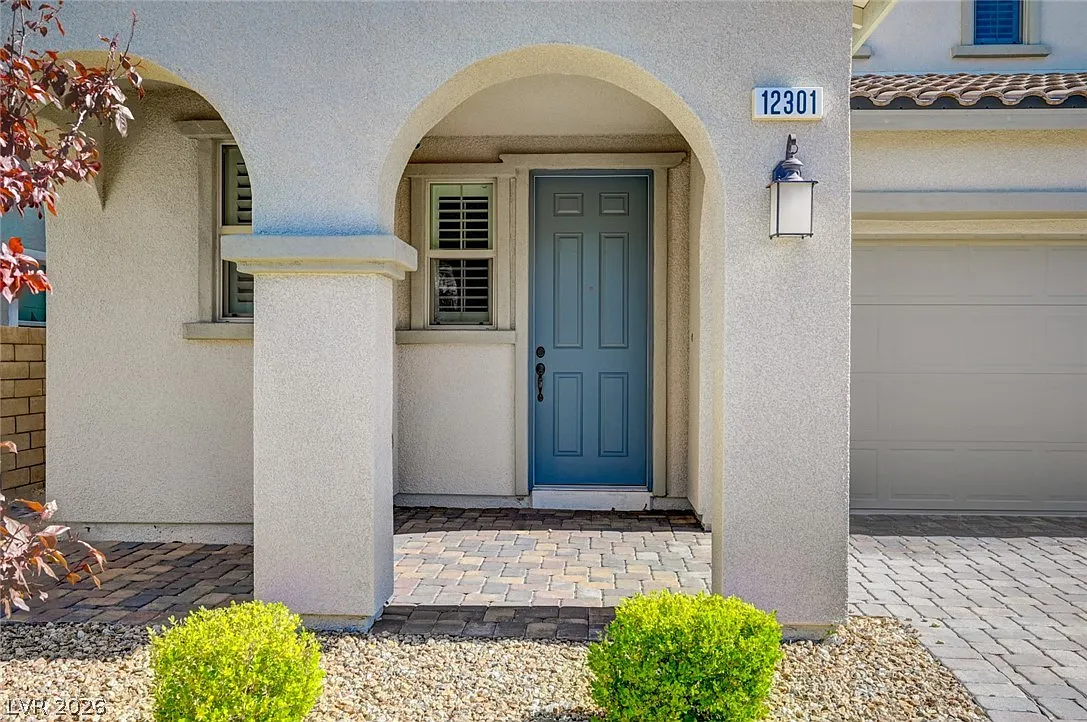 3 bed, 2.5 bath, 2437 sqft, $3,350 — Photo 3