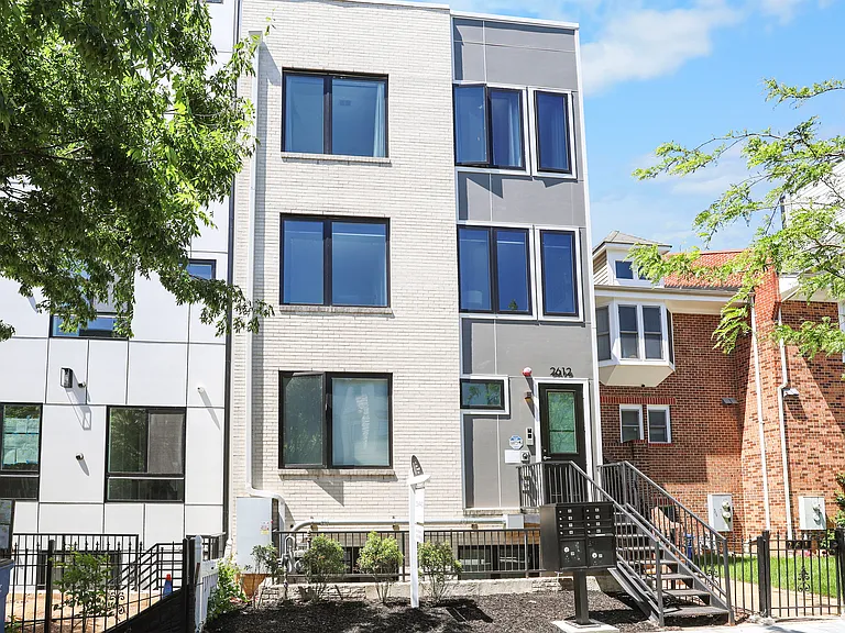2612 University Pl NW #6 — Photo 29