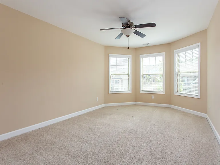 930 Hampton Oaks Dr — Photo 22
