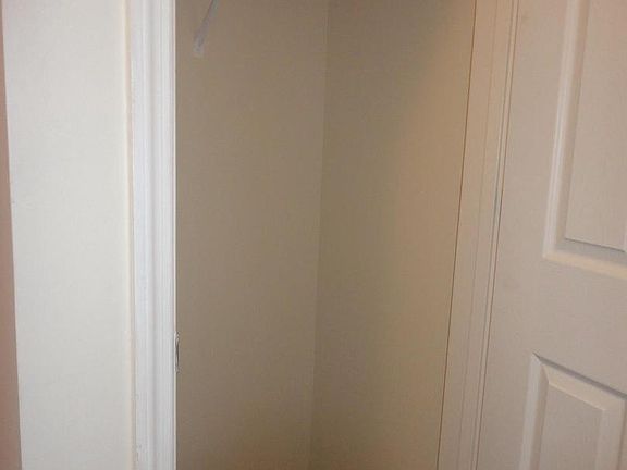 4th image of 225 King Farm Blvd #225