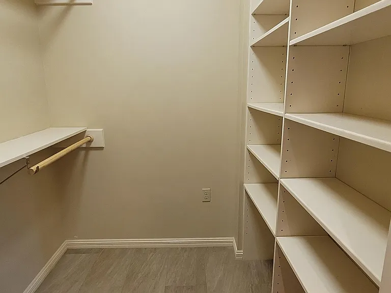 901 N Upper Broadway #1 — Photo 27