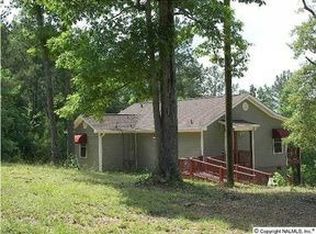 490 Willow Creek Rd, Hokes Bluff, AL 35903