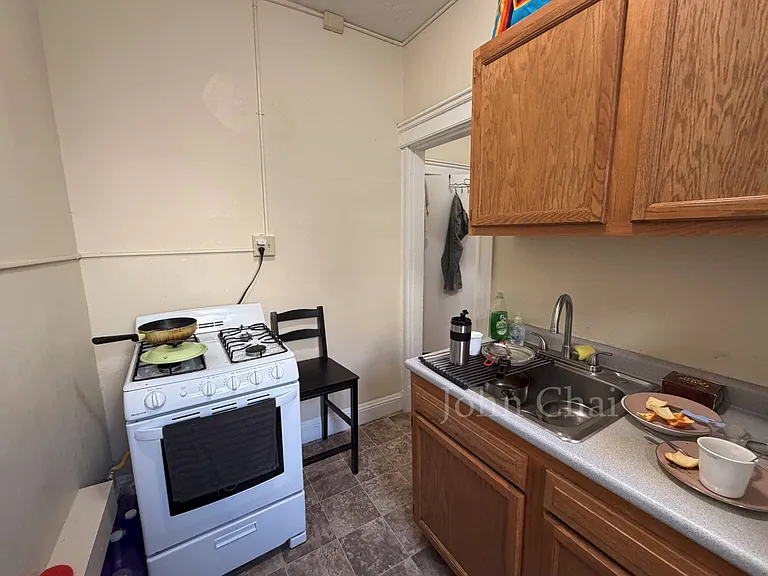 225 Kelton St #4 — Photo 11