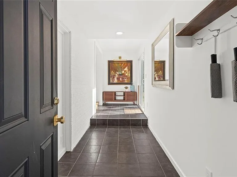 1333 Victor Rd NE — Photo 22
