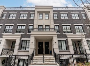 657 Cricklewood Dr #512, Mississauga, ON L5G 0B8