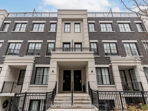 657 Cricklewood Dr #512, Mississauga, ON L5G 0B8