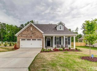 820 Long Lake Dr, Fuquay Varina, NC 27526