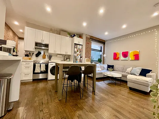 Rented by Douglas Elliman | media 16