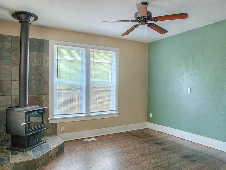 626 N Corona St — Photo 3