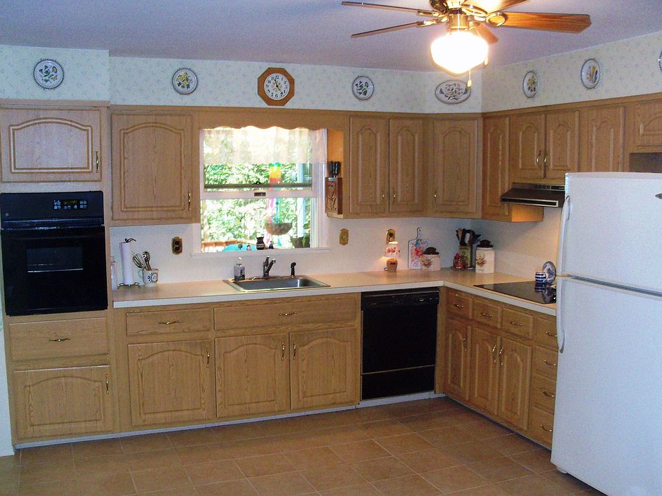 2nd image of 14 Alvord Ct