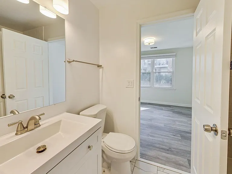 15300 Diamond Cove Ter #4 — Photo 22