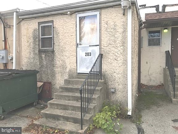 3rd image of 203 Shadeland Ave