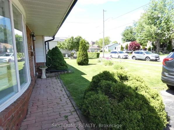 98 Barton St #2, Milton, ON L9T 1C9