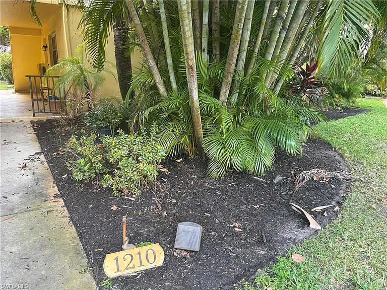 1210 Shady Rest Ln #12 — Photo 3