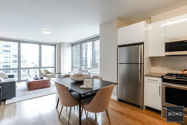 Rented by Bond New York | media 1