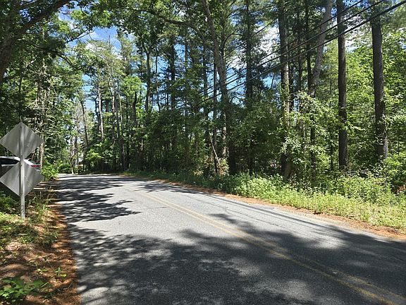 3rd image of 19 Quanapoag Rd