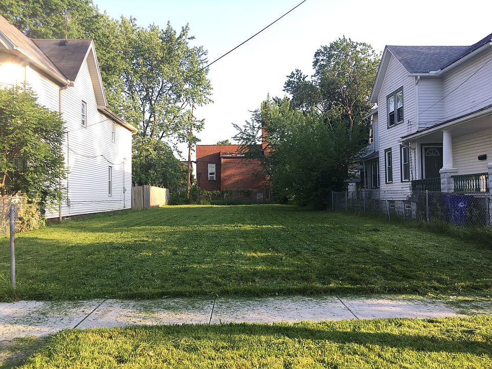 Front of lot, from Marvin