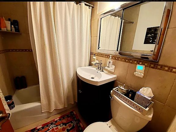 3rd image of 105 W 75th St #2F