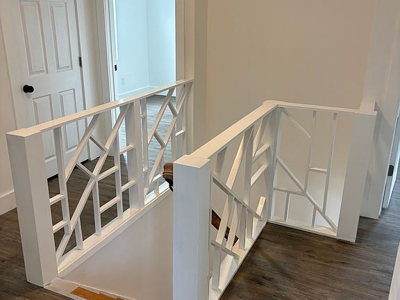 5th image of 276 Johnson St