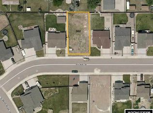 960 Flicker St, Douglas, WY 82633