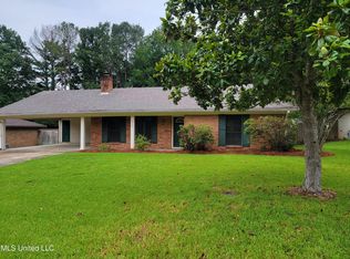 511 Hunters Creek Cir, Madison, MS 39110