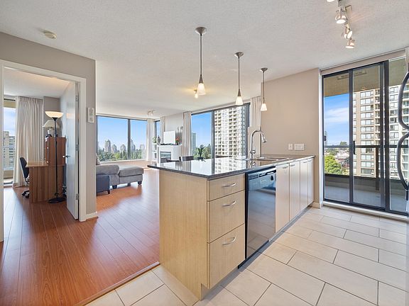 4th image of 7178 Collier St #1102