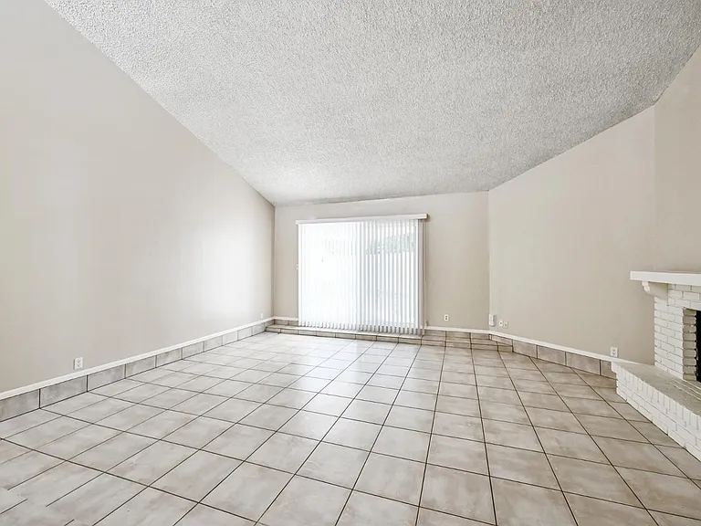 7725 E Rovey Ave — Photo 3