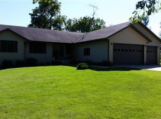 1985 Lenox Rd, Dixon, IL 61021