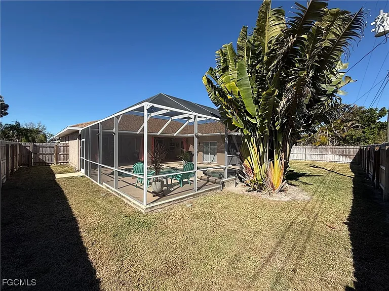 3619 SW 6th Ave — Photo 23