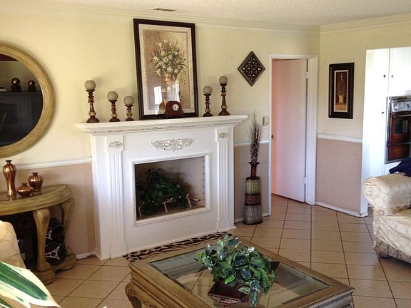 Light & Bright Living Room!