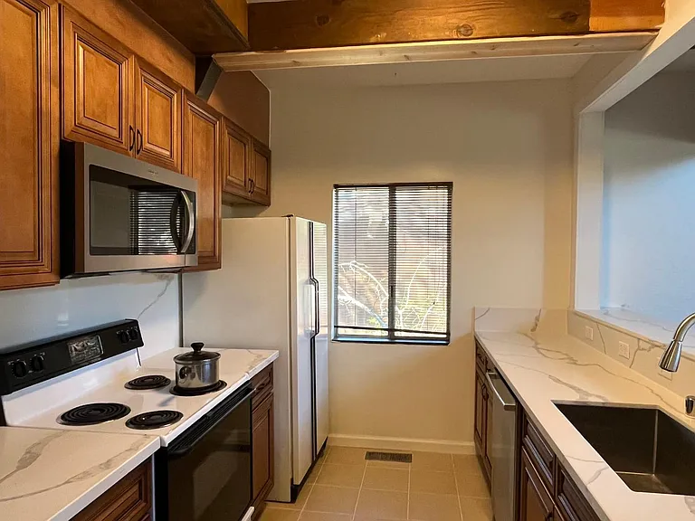 163 Skyland Way — Photo 10