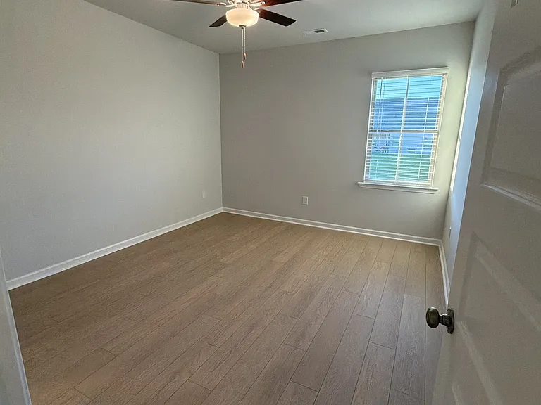 147 Wolfe Ln #1 — Photo 5