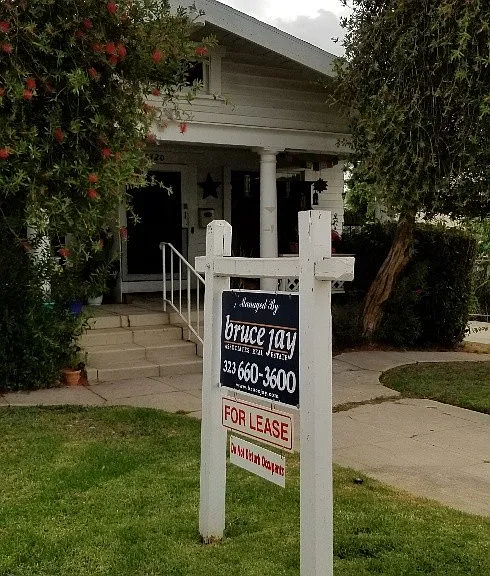 1320 N Harvard Blvd — Photo 2