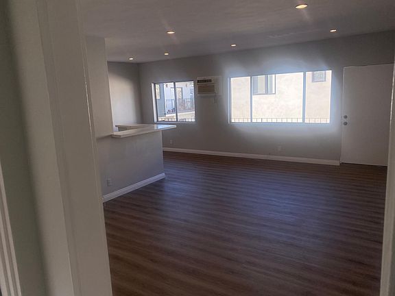 2nd image of 1223 N Kingsley Dr #5