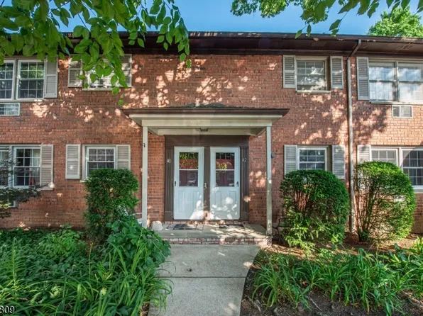 206 Main St APT 42A, Millburn, NJ 07041