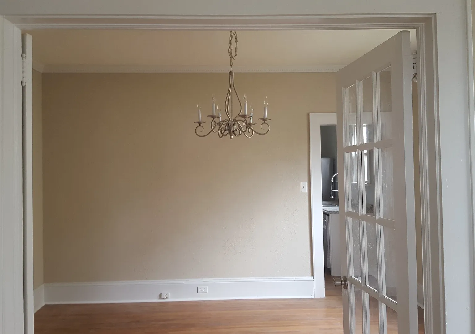 4 Bedroom in Wesley Heights — Photo 3