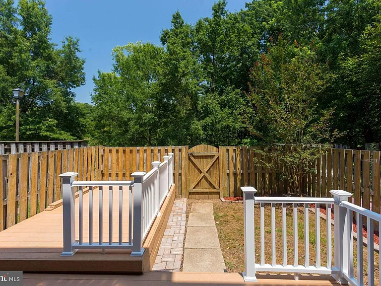 9427 Cherwek Dr — Photo 25
